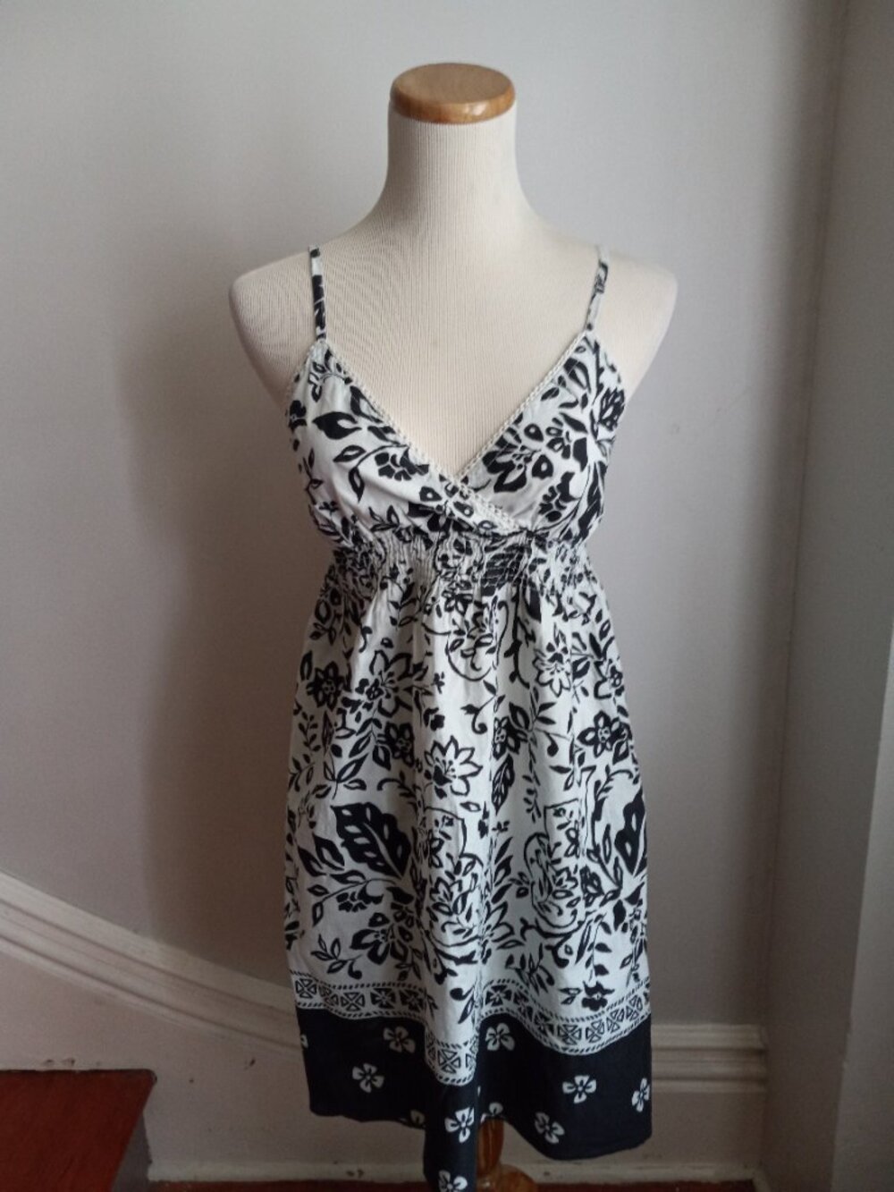 NO BOUNDARIES BLACK WHITE FLORAL PRINT COTTON SPAGHETTI STRAP MINI DRESS NWT M